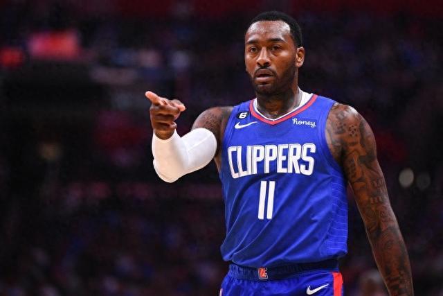 这工资拿得太舒服了！什琴斯尼加盟巴萨后仍未出场